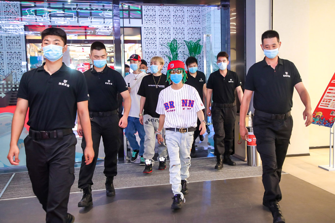 小艾EYE、Bridge布瑞吉、JOHNS等嘉賓入場