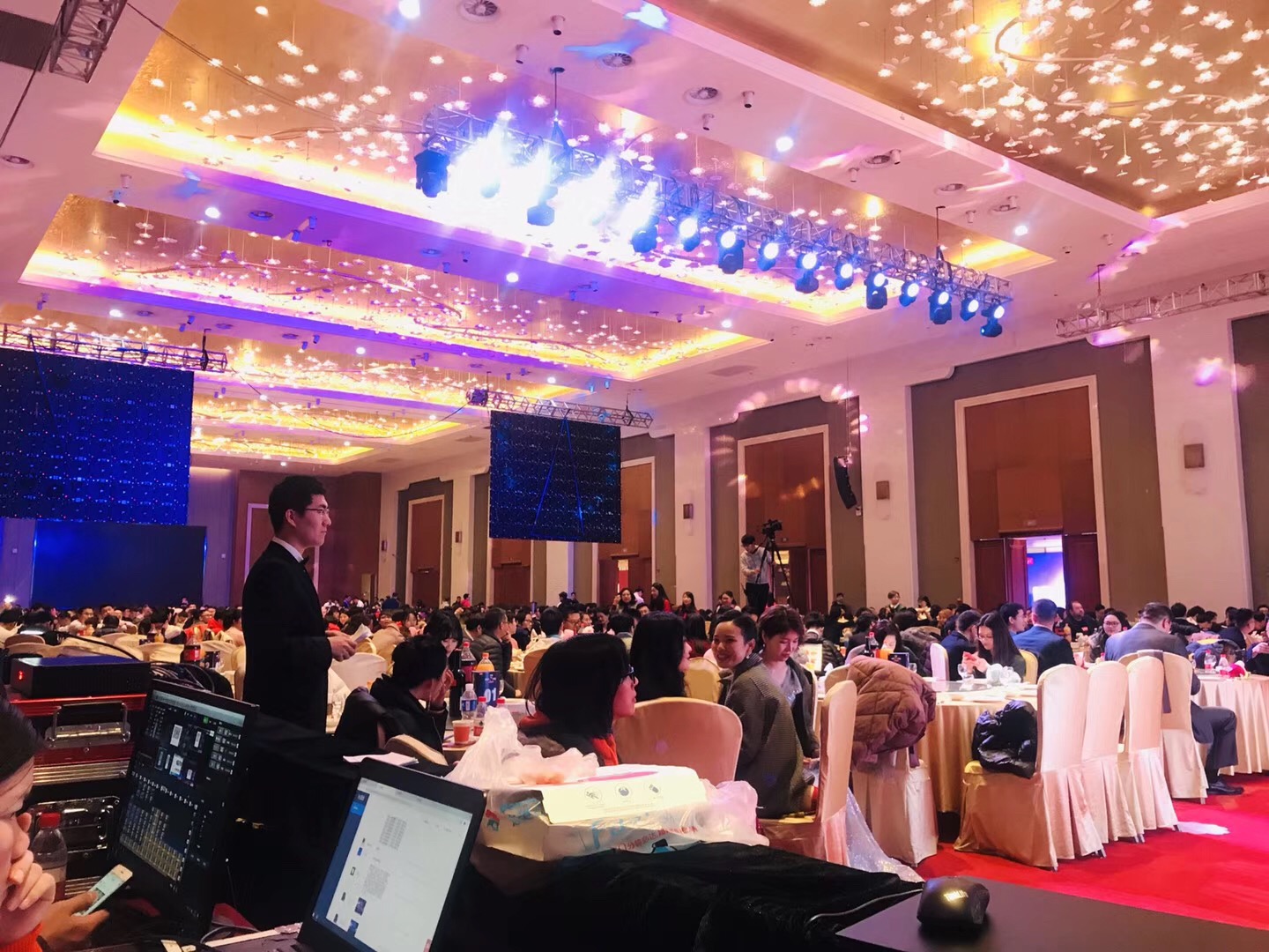 涂鴉公司年會暨五周年慶活動(dòng)現(xiàn)場